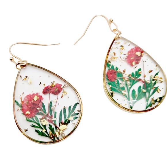 Boho Pressed dried red flower resin drop shaped gold leaf dangle Earrings 2/$30 - Picture 7 of 11